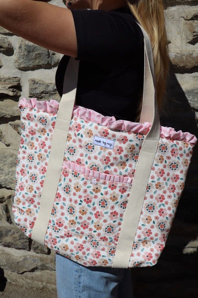 Große Tasche mit Rüschen