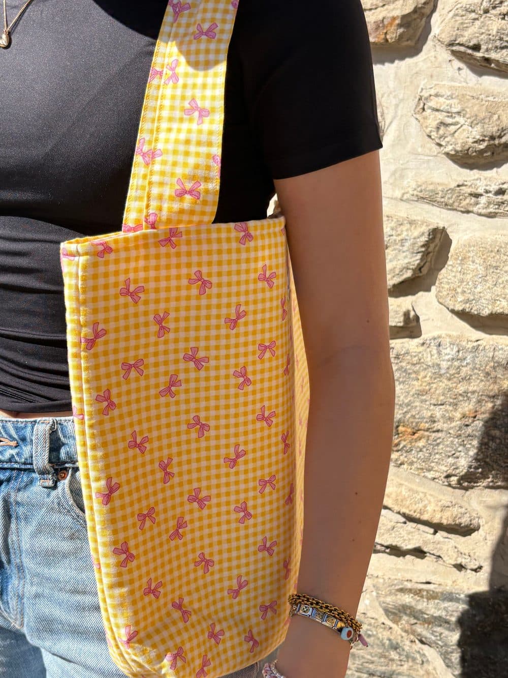 Mittelgroße Tasche ohne Innentasche 2