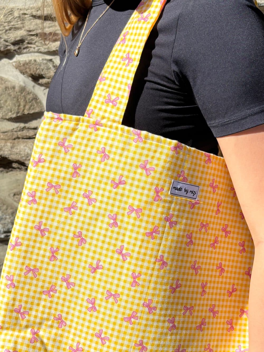 Mittelgroße Tasche ohne Innentasche 3