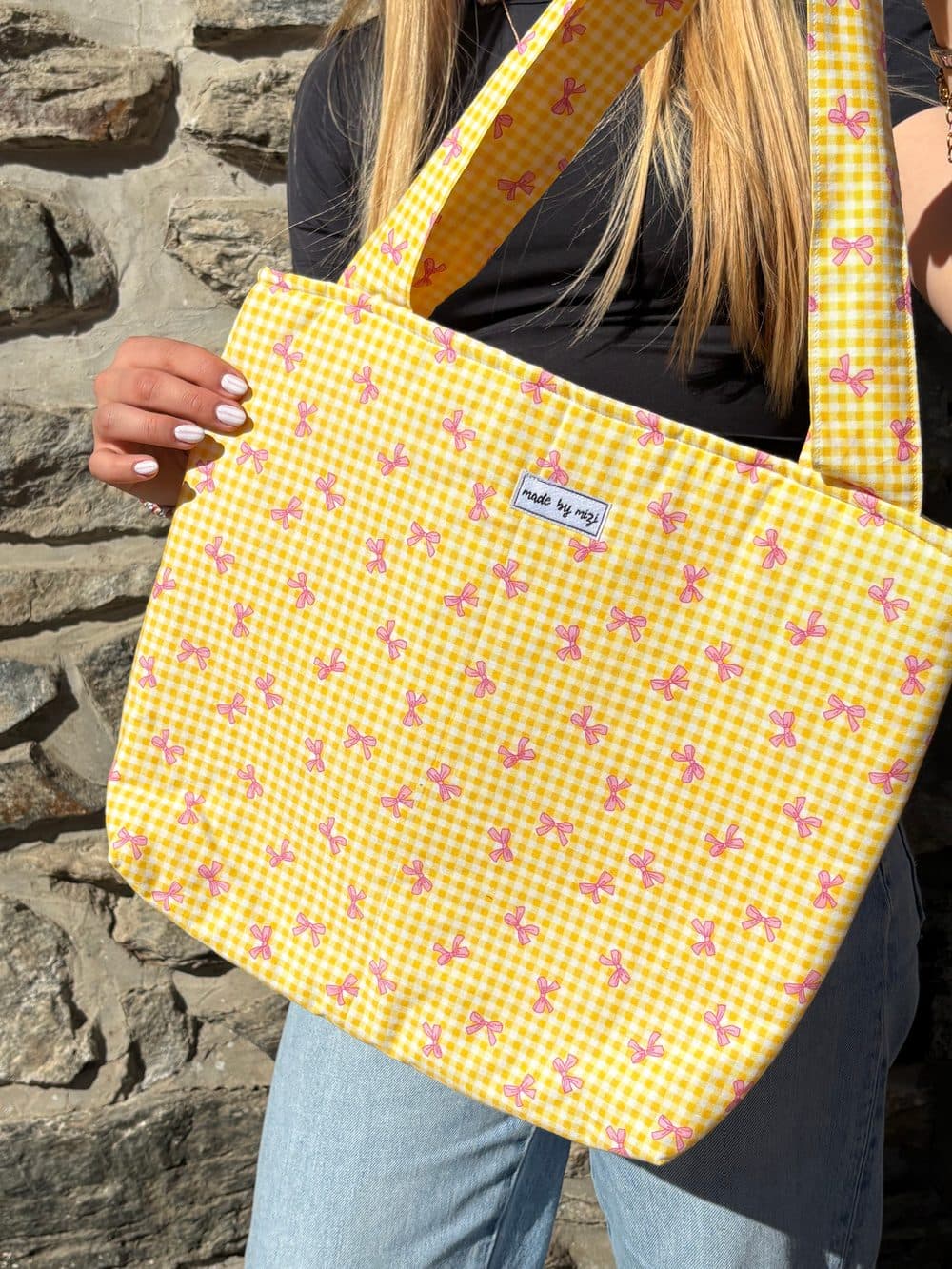 Mittelgroße Tasche ohne Innentasche 4