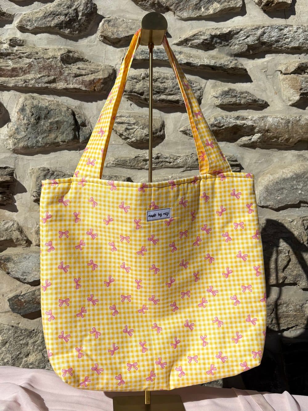 Mittelgroße Tasche ohne Innentasche 5
