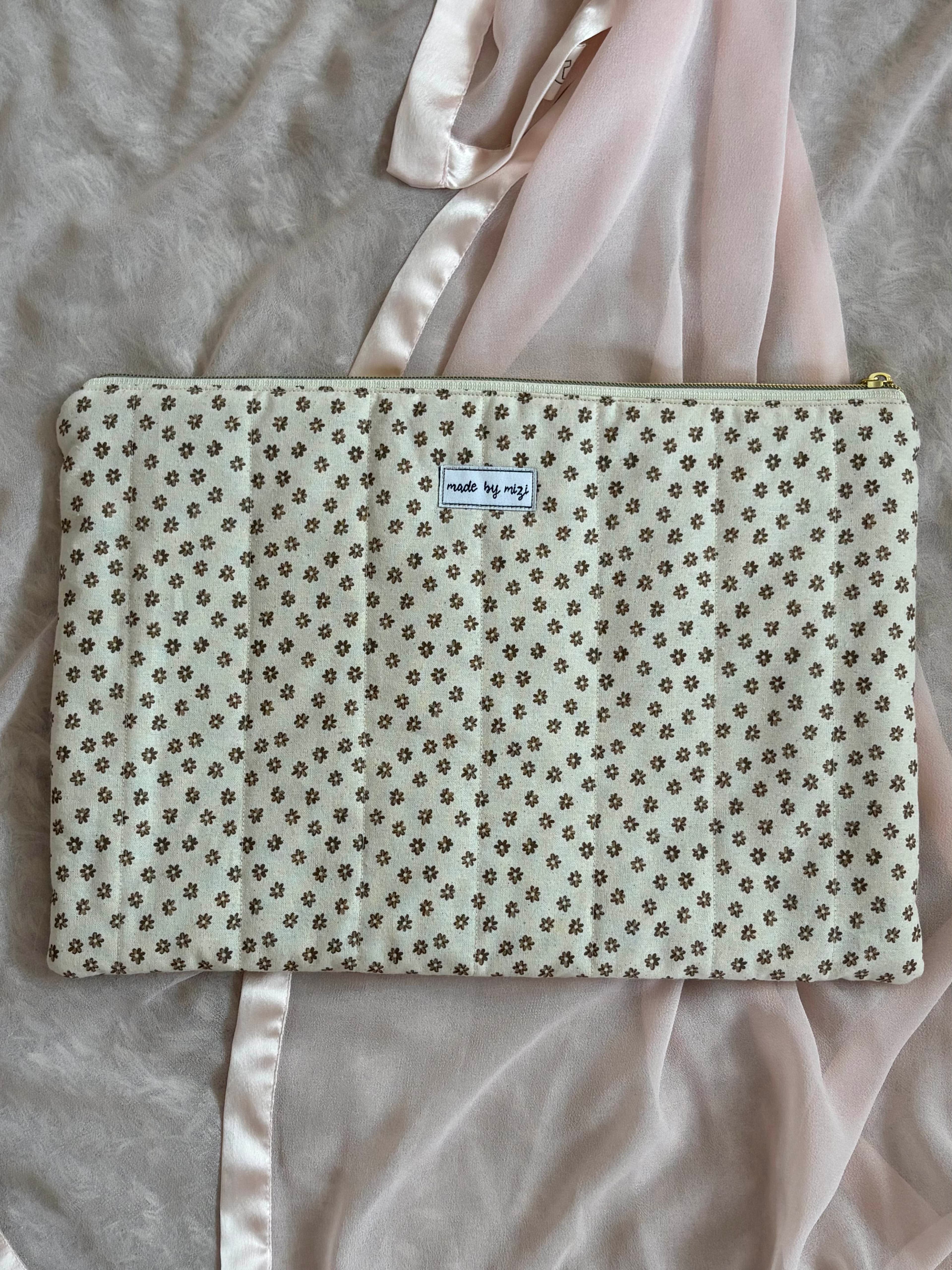 Laptophülle 33x25,5cm – handgenähtes Einzelstück aus Österreich, made by mizi