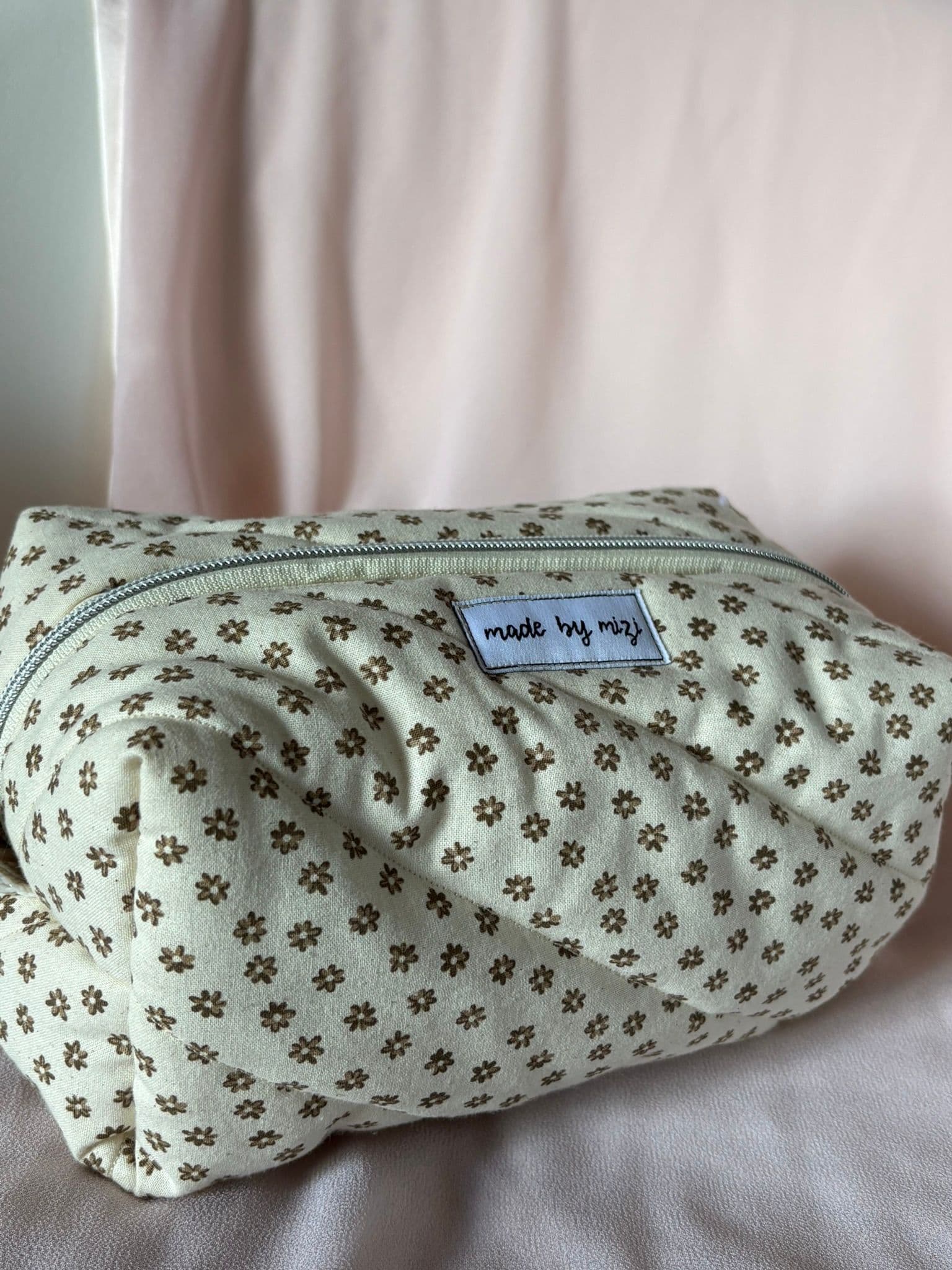 Kosmetiktasche – handgenähtes Einzelstück, Restposten von made by mizi Österreich