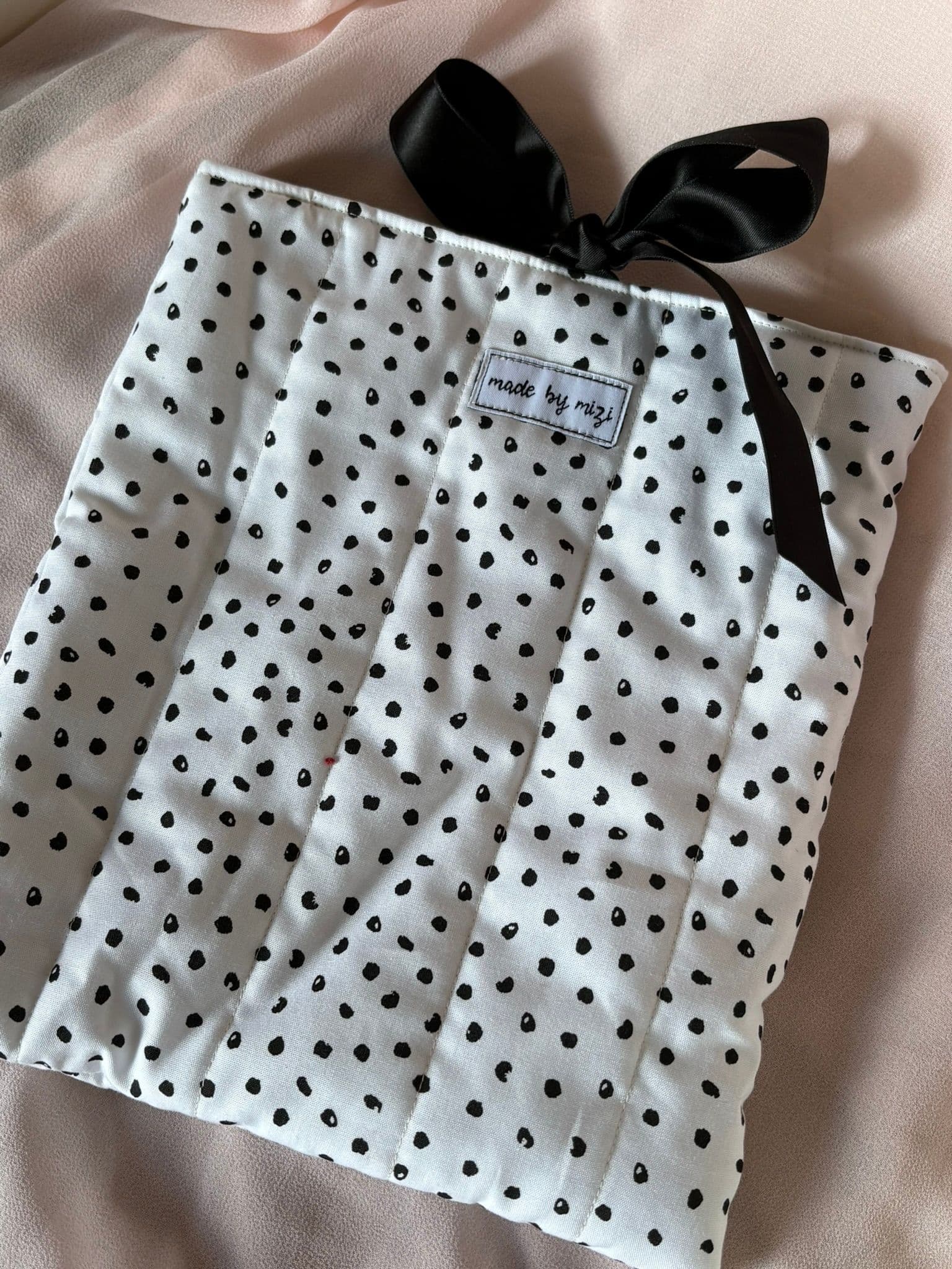 Buchhülle – handgenähtes Einzelstück, Restposten von made by mizi Österreich